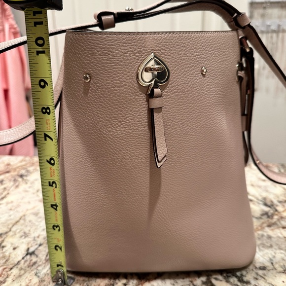 Kate Spade crossbody in warm taupe - Picture 2 of 3